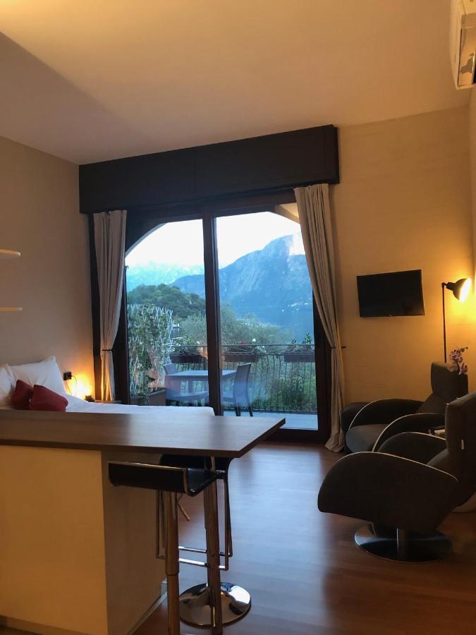 Liza'S Suite'S - Room'S With A View Sala Comacina Exterior photo