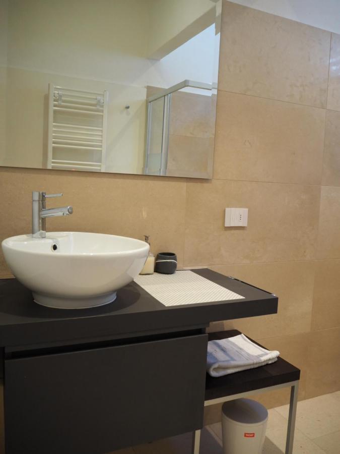 Liza'S Suite'S - Room'S With A View Sala Comacina Exterior photo