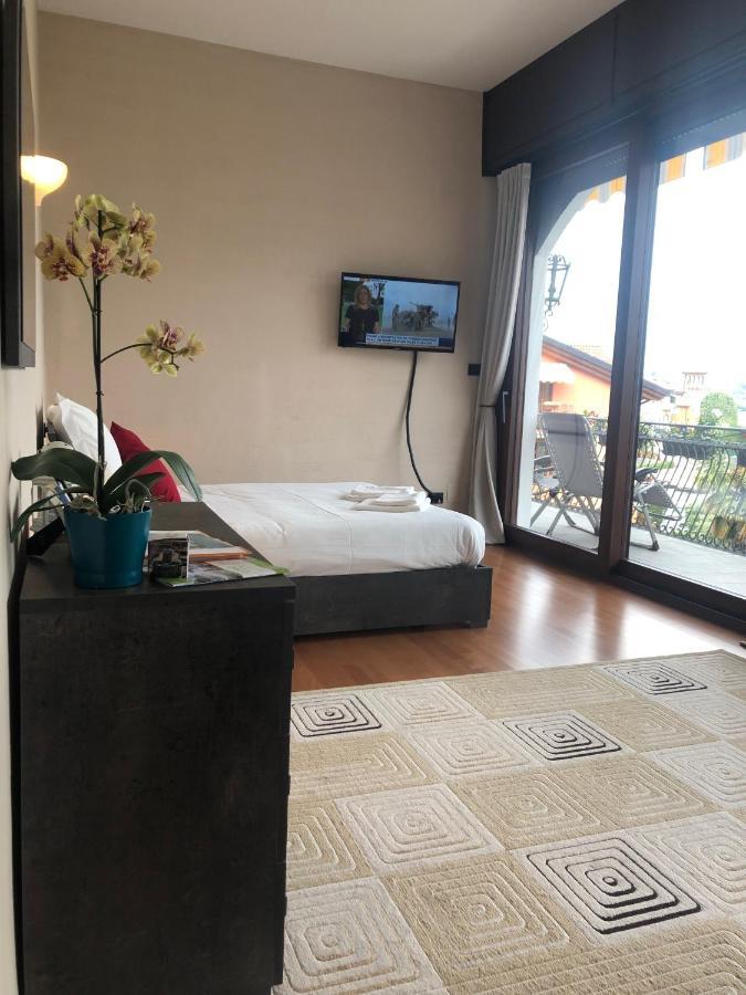Liza'S Suite'S - Room'S With A View Sala Comacina Exterior photo